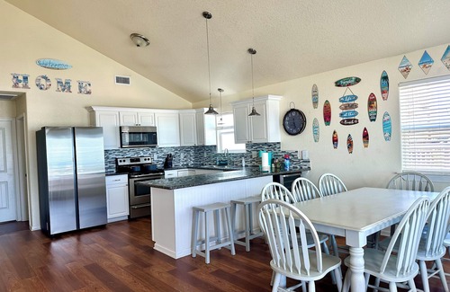Surfside Beach House | 4-BR Beach Front House By Jetty Park Surfside Beach Walk Right Down To The Beach