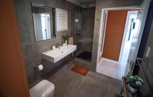 La Mercy Apartment | 4 Dolphin Views La Mercy Luxury Beachfront Apartment with Private Swimming Pool