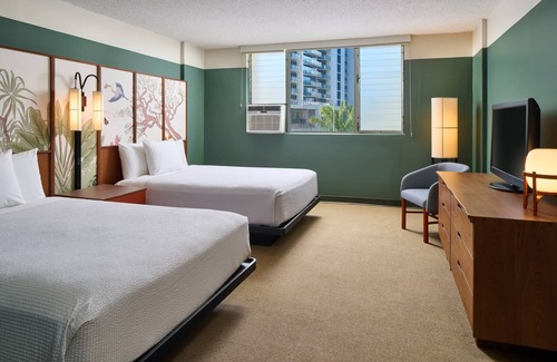 Ala Moana Hotel | 4 Family Friendly Units, Relaxing Garden Views, Pool Access, Minutes to Beaches