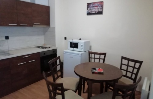 Old Town Apartment | 4* fully furnished 2 bed self-catering apartment - a stone's throw from gondola.