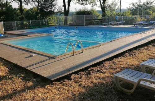 Saint-Aubin-de-Nabirat House | 4-Gîte 4 personnes avec piscine