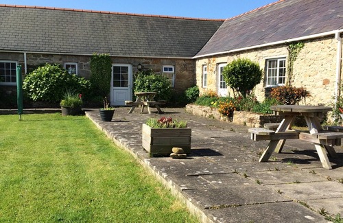 Malltraeth Cottage | 4 Glantraeth Farm. Pet friendly cottage, ideal base to explore Anglesey.