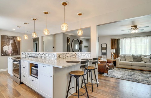 Bridgeport House | 4 Mi to Churchill Downs: Updated Retreat w/Deck!