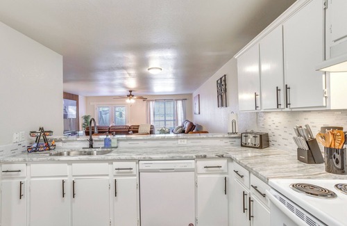 Norman Apartment | 4 Mi to Gaylord Family Stadium: Norman Home