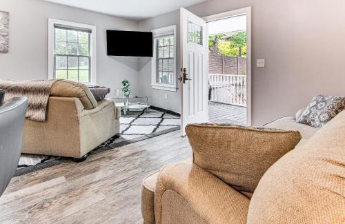 Weaverville House | 4 Mi to Main Street Petite Weaverville Escape!