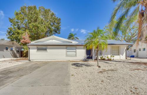 Bradenton House | 4 Mi to Riverwalk Bradenton Home with Game Room