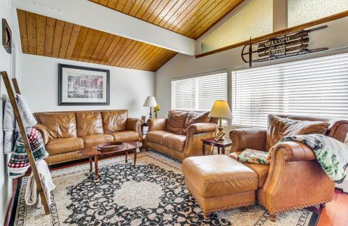 Arrowbear Lake House | 4 Mi to Snow Valley Mountain Quiet Nature Escape!