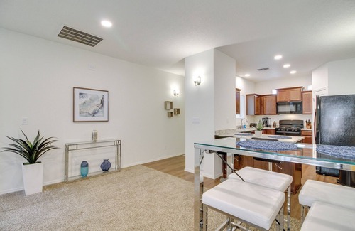 North Valley House | 4 Mi to UNM: Convenient Albuquerque Townhome!