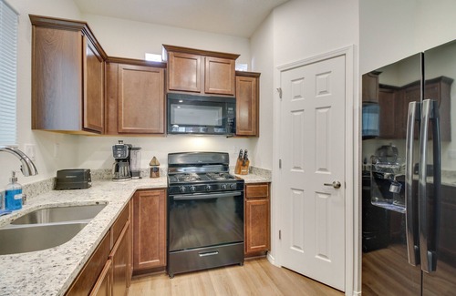 North Valley House | 4 Mi to UNM: Convenient Albuquerque Townhome!