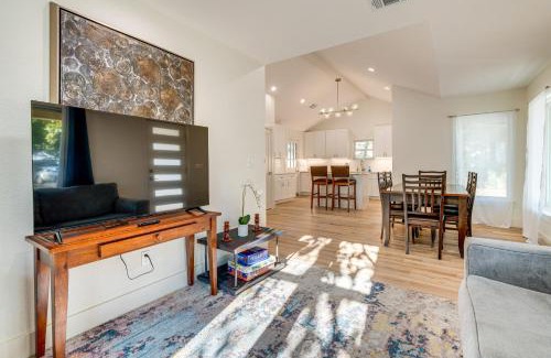 Highland House | 4 Mi to UT Austin Bright and Modern Family Home