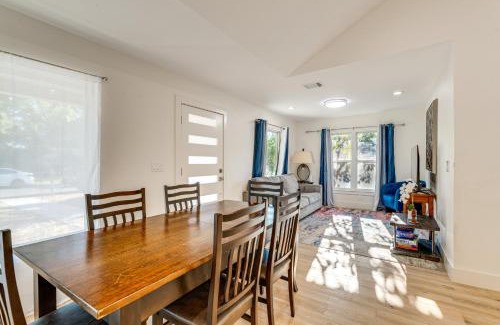 Highland House | 4 Mi to UT Austin Bright and Modern Family Home