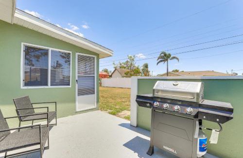 Venice Gardens House | 4 Mi to Venice Beach Home with Patio and Yard