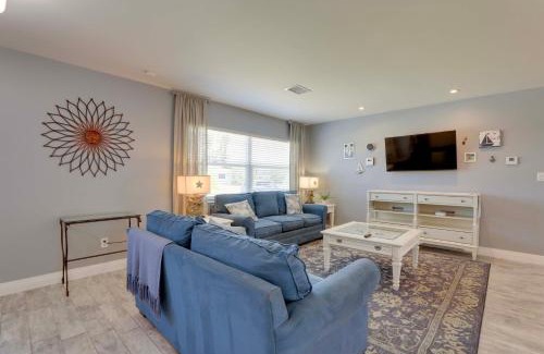 Venice Gardens House | 4 Mi to Venice Beach Home with Patio and Yard