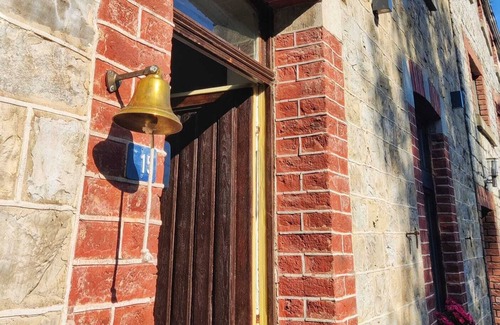 Bohon House | 4 minutes by car and 20 minutes by foot to Durbu.