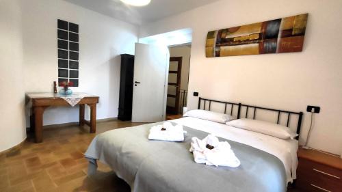 Assisi Apartment | 4 minuti da San Carlo Acutis, 8 ospiti, 140 mq, ALL'OMBRA DI SANTA CHIARA, Piano Terra 2 Ingressi 3 Camere 2 Bagni, Idromassaggio, Perfetto - La nostra Forza è PRESENZA LIVE 24-7, MyAssisiSuite, più di un semplice Appartamento - MÓWIMY PO POLSKU