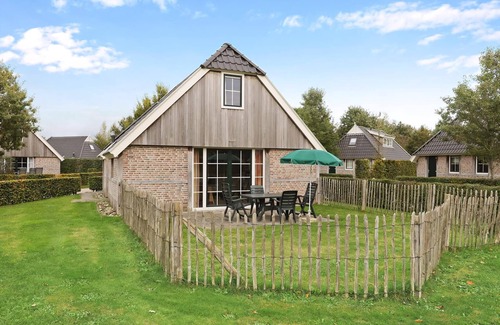 Witteveen House | 4-person children's bungalow in the holiday park Landal Orveltermarke