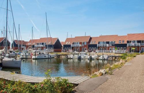 Borre Apartment | 4 person holiday home on a holiday park in Borre