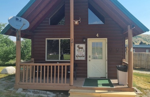 Absarokee Cabin | #4 Rustic cabin with AC in Absarokee - 2 bedrooms