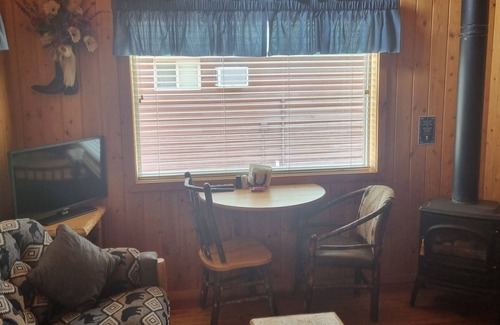 Absarokee Cabin | #4 Rustic cabin with AC in Absarokee - 2 bedrooms