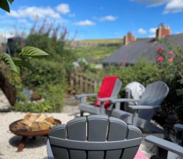 Pontsticill House | 4 Scenic Stone Cottage with BBQ Hut & Garden in Brecon Beacons National park