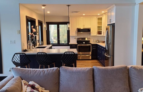 Severn Cottage | 4 Seasons Comfort at Tea Lake