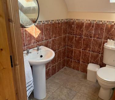 Jamestown House | #4- Spacious Ensuite Family Room or Triple Room in Leitrim