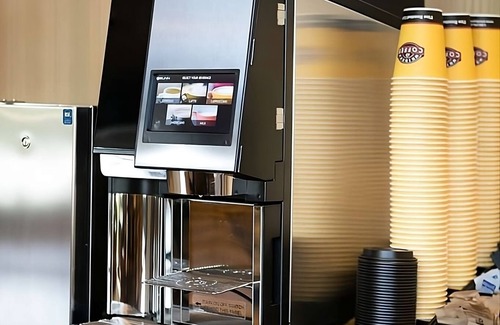 Redding House | 4 Spacious Units! Outdoor Pool, FREE Parking, Pets Allowed, Near Sundial Bridge!