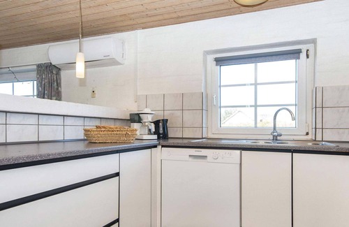 Vrist Strand House | 4 star holiday home in Harboøre