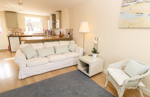 Brading Cottage | 4 THE OLD POST OFFICE MEWS, family friendly, with a garden in Brading