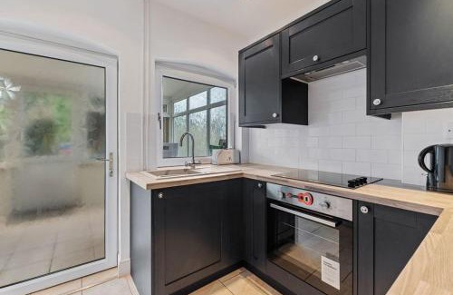 Kettering House | 4 to 5 bedroom house near Burton Latimer, Isham and Welly