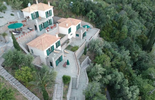 Livadi Villa | 4 Villas with Sea View and beach front