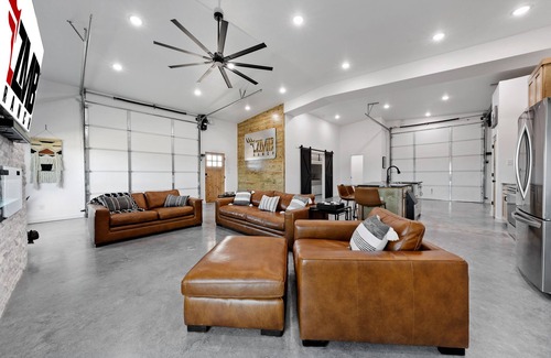 Irene Other | 40 Acre Country Retreat Minutes from Downtown Waco