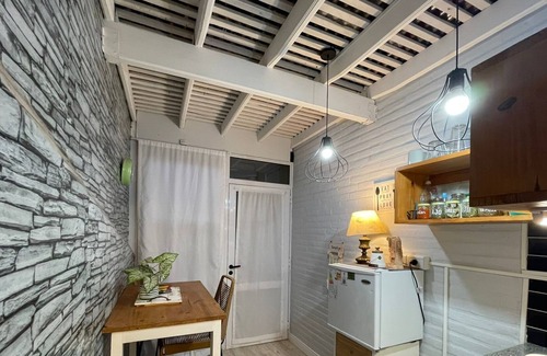 Banfield Apartment | 40 min from the Airport / modern apt in Banfield!