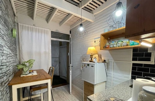 Banfield Apartment | 40 min from the Airport / modern apt in Banfield!