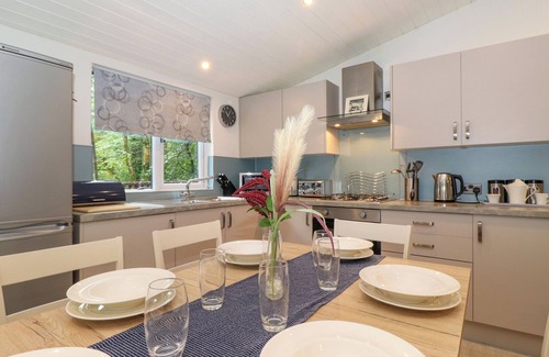Windermere Cottage | 40 SKIPTORY HOWE, pet friendly, with hot tub in Troutbeck Bridge