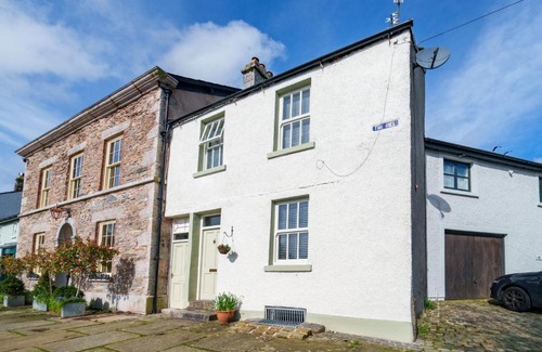 Newland Near Ulverston House | 40 The Gill - Ulverston Town Centre