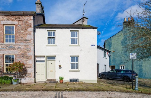 Newland Near Ulverston House | 40 The Gill - Ulverston Town Centre