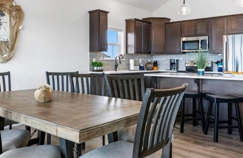 Kimberling City House | $400 of Daily Activities Free, Amazing Lake Views, Big Deck, Patio with New Hot Tub