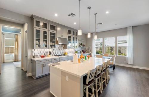 Elk Grove House | 4039sqft 🌸 Per for Weddings & Family Gatherings 19min fr Sacramento nearCasino