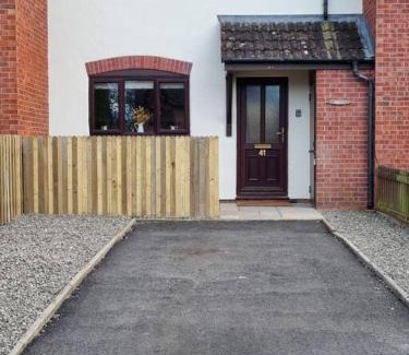 Orleton House | 41 mortimer drive, ideal location near ludlow