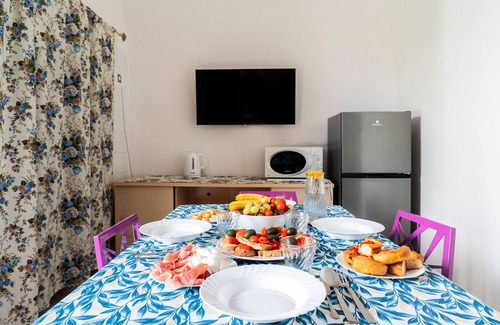 Municipio 5 Apartment | 4196 Tina House & Parking by Barbarhouse