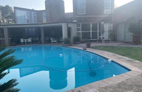 Vanderbijlpark Bed & Breakfast | 4B on Delius str