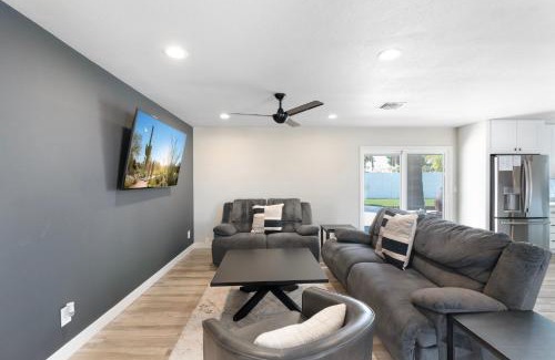 Raskin Estates House | 4BD Kierland & Scottsdale Quarters Pool & Palms