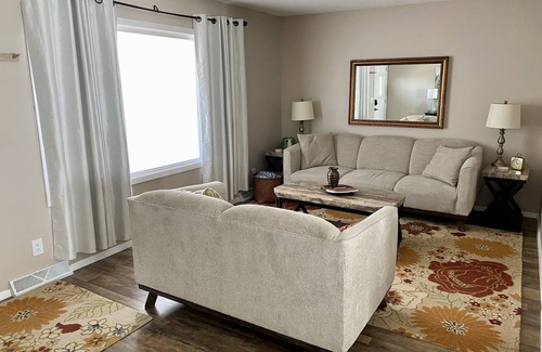 Rapid City House | 4bd2ba Family&Pet Friendly Easy access to Hills & Amenities Central Location