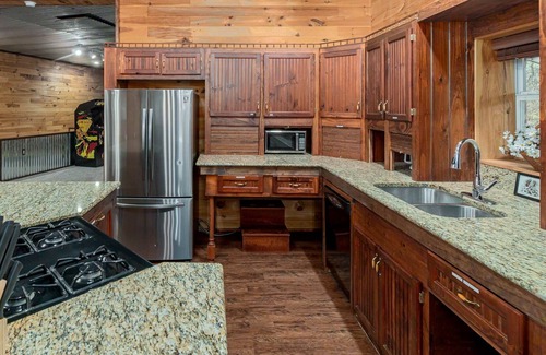 Gordonville House | 4Bdrm w/ Pool Table Fish & Swim at House Texoma