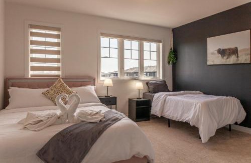 Niagara Falls House | 4bed25 Bathbrand Newniagara Fallssleeps15