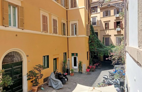 Rione VIII Sant'Eustachio Apartment | 4bnb - Luxury Navona Apartment