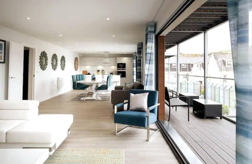 Mortehoe Apartment | 4br-8guests-balcony-beachview-pool-pets