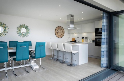 Mortehoe Apartment | 4br-8guests-balcony-beachview-pool-pets