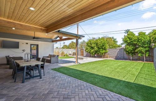 Scottsdale Highlands Estates House | 4BR Casita with Pool and Outdoor Big Screen